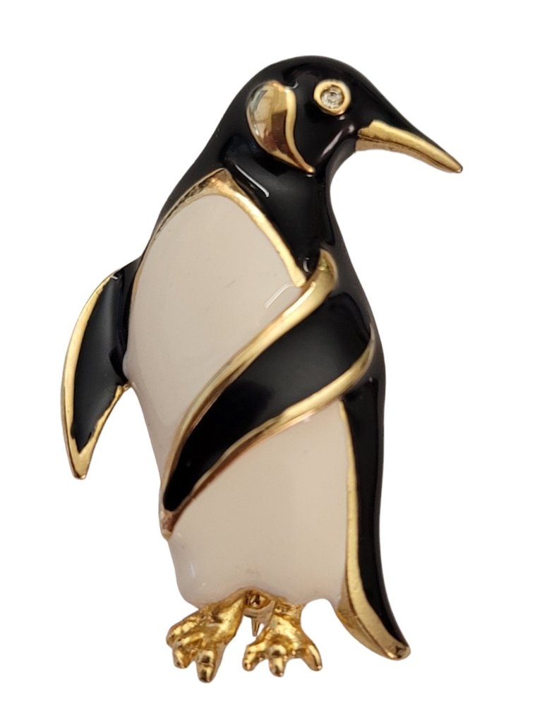 Black White Enamel Gold Tone Penguin Brooch Pin E817